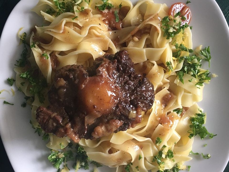 Ochsenschwanz Gebraten Der Garantiert Zart Wird Von Herta Chefkoch 