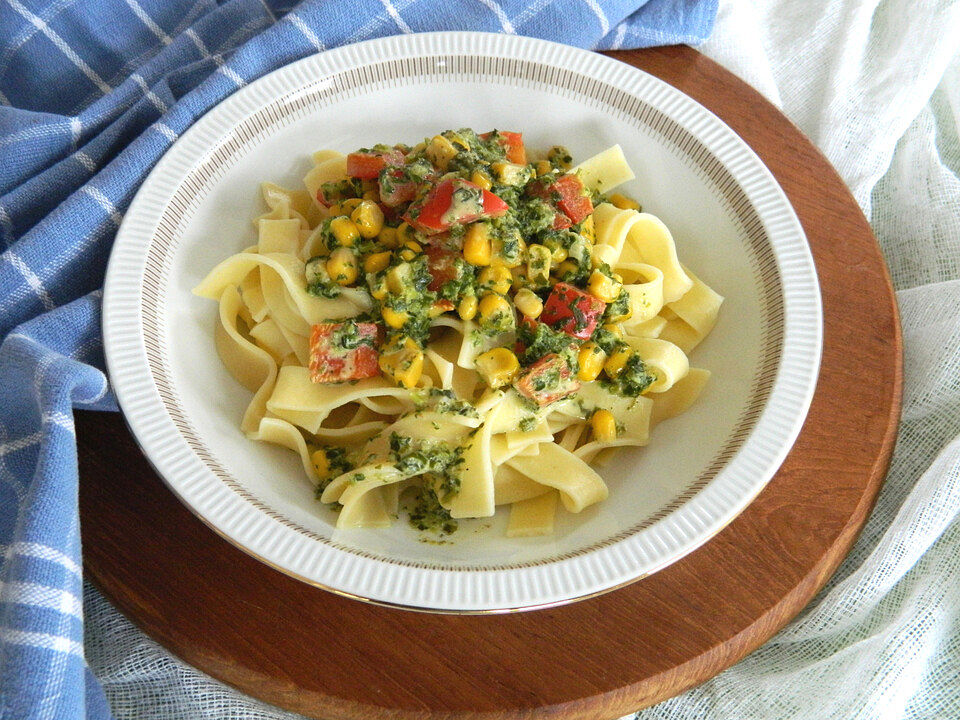 Nudeln mit Gemüse - Käse - Soße von kookairo| Chefkoch