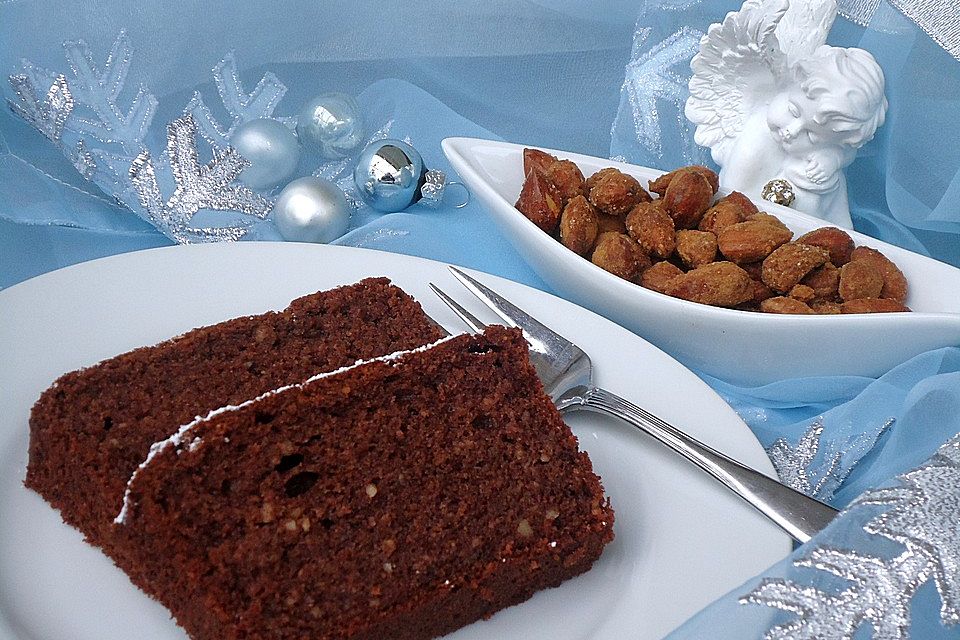 Glühweinkuchen mit gebrannten Mandeln