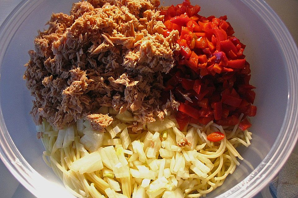 Schneller Spaghetti - Thunfisch - Salat