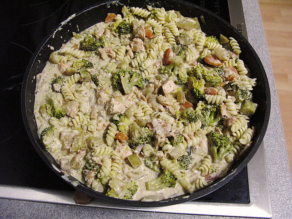 Nudel - Lachs - Brokkoli - Pfanne| Chefkoch