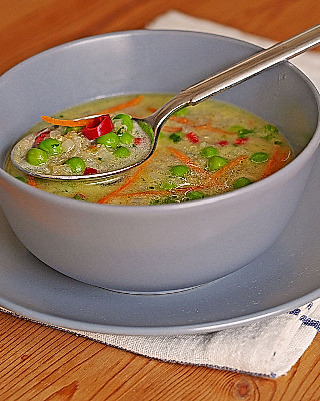 Erbsen-Kokos-Suppe mit Quinoa