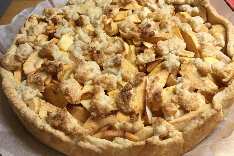 Apfel-Streusel-Kuchen mit Mürbteig