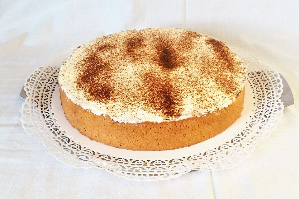 Apfelkuchen mit Sahne - Zimt - Haube