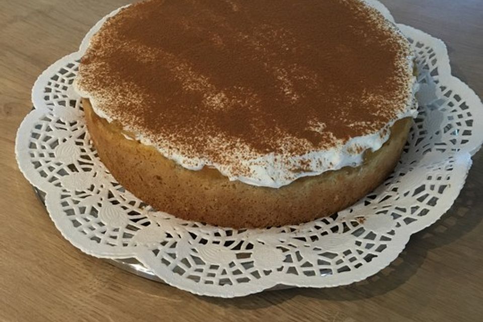 Apfelkuchen mit Sahne - Zimt - Haube