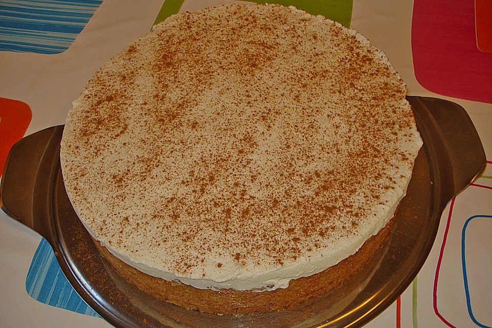 Apfelkuchen mit Sahne - Zimt - Haube