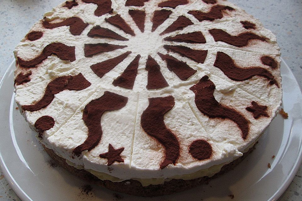 Apfelkuchen mit Sahne - Zimt - Haube