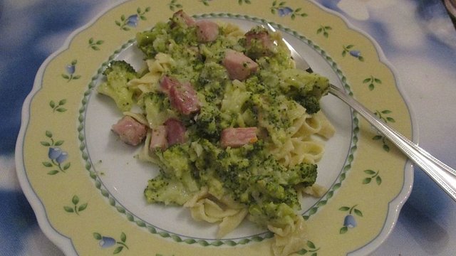 Brokkoli-Pfanne mit Kassler von Allerlei