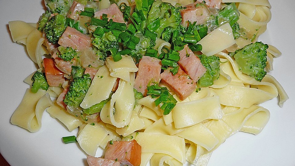 Brokkoli-Pfanne mit Kassler von Allerlei