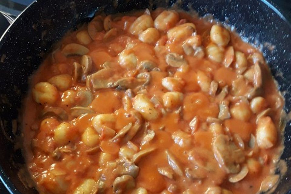 Gnocchi in Tomaten - Champignon - Pfanne