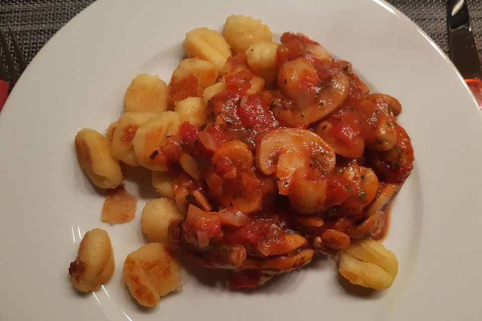 Gnocchi in Tomaten - Champignon - Pfanne