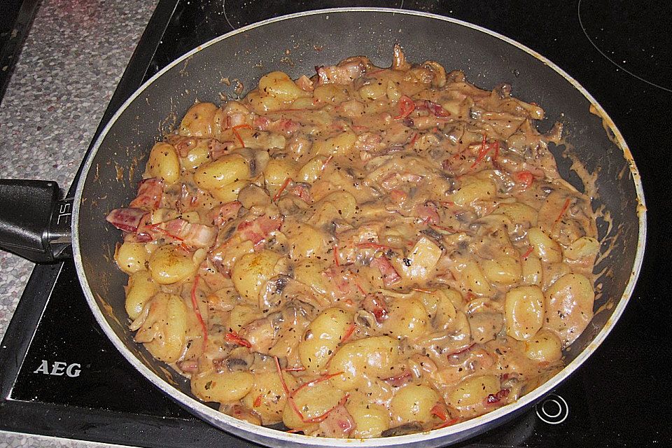 Gnocchi in Tomaten - Champignon - Pfanne