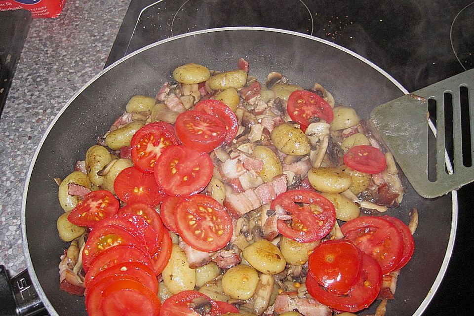 Gnocchi in Tomaten - Champignon - Pfanne