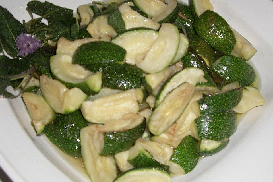 Marinierte Zucchini