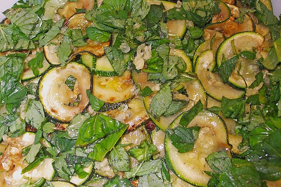 Marinierte Zucchini