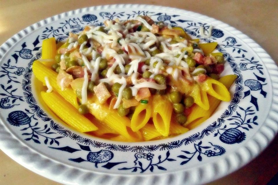 Farfalle à la Silke mit Erbsen - Schinken - Sahne - Weinsoße