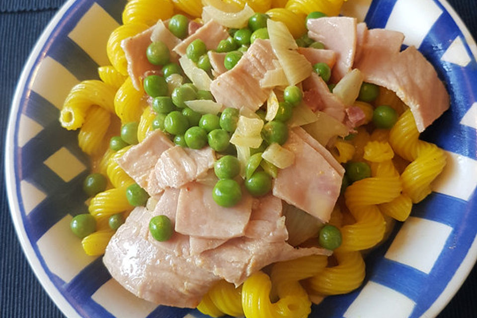 Farfalle à la Silke mit Erbsen - Schinken - Sahne - Weinsoße