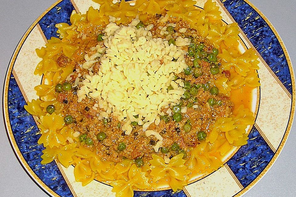 Farfalle à la Silke mit Erbsen - Schinken - Sahne - Weinsoße