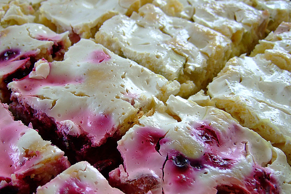 Saftiger Blechkuchen mit Rhababer - Schmandbelag