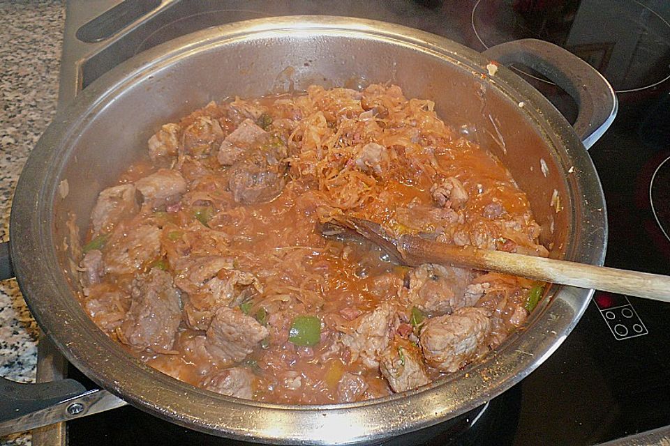 Gulasch Szegediner Art nach Rosinenkind