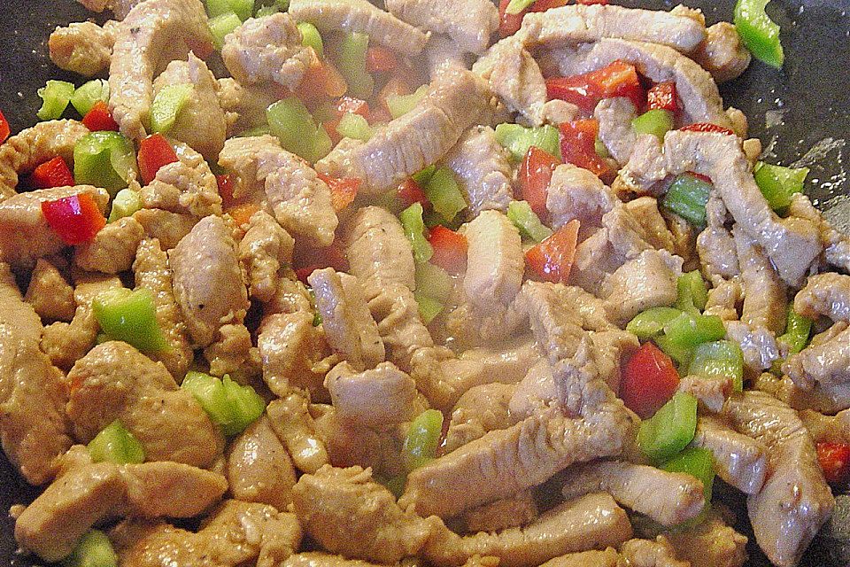 Chinesische Pfanne mit Gemüse und Fleisch