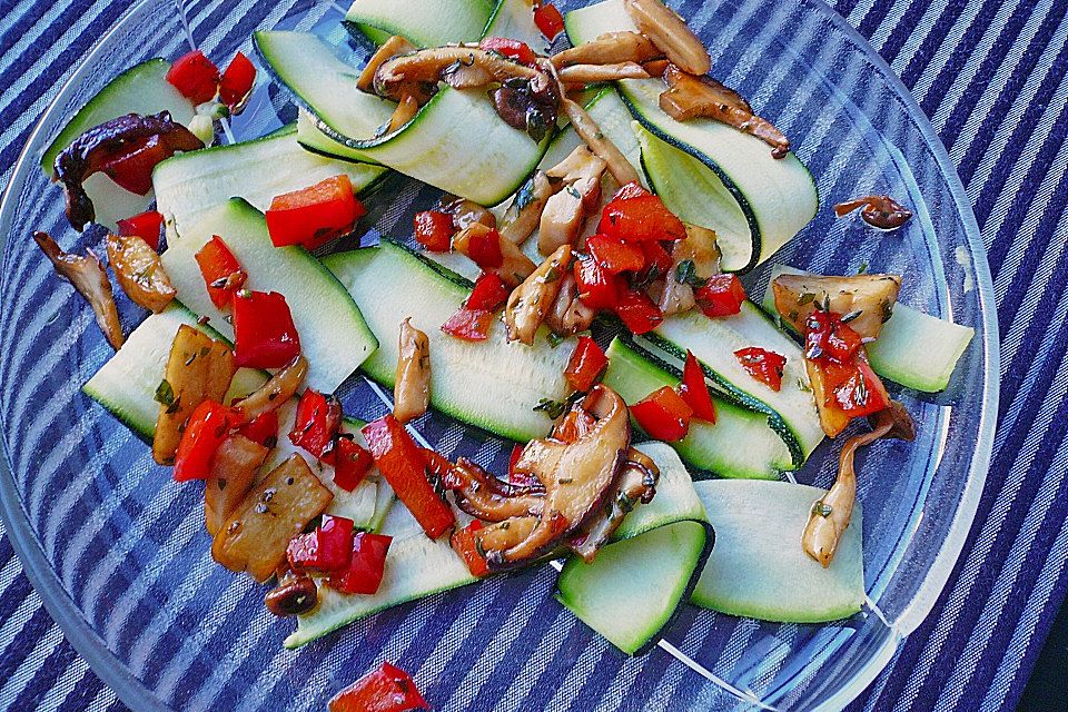 Zucchini in lauwarmer Pilz - Vinaigrette