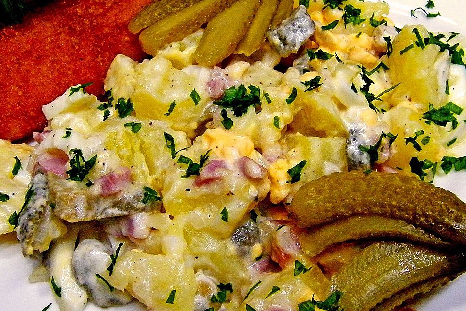 Rustikaler lauwarmer Kartoffelsalat