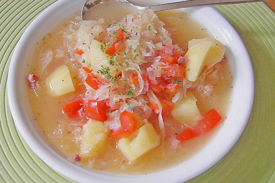 Niedersächsische Sauerkrautsuppe