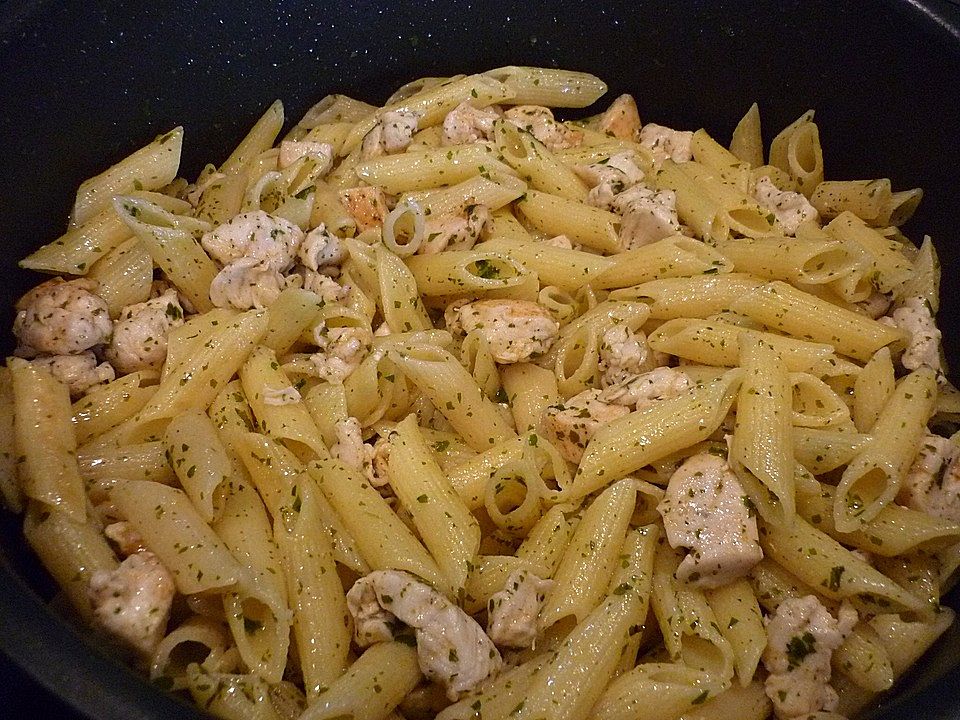 Penne mit Hähnchenbrust und Knobibutter von alexx1975| Chefkoch