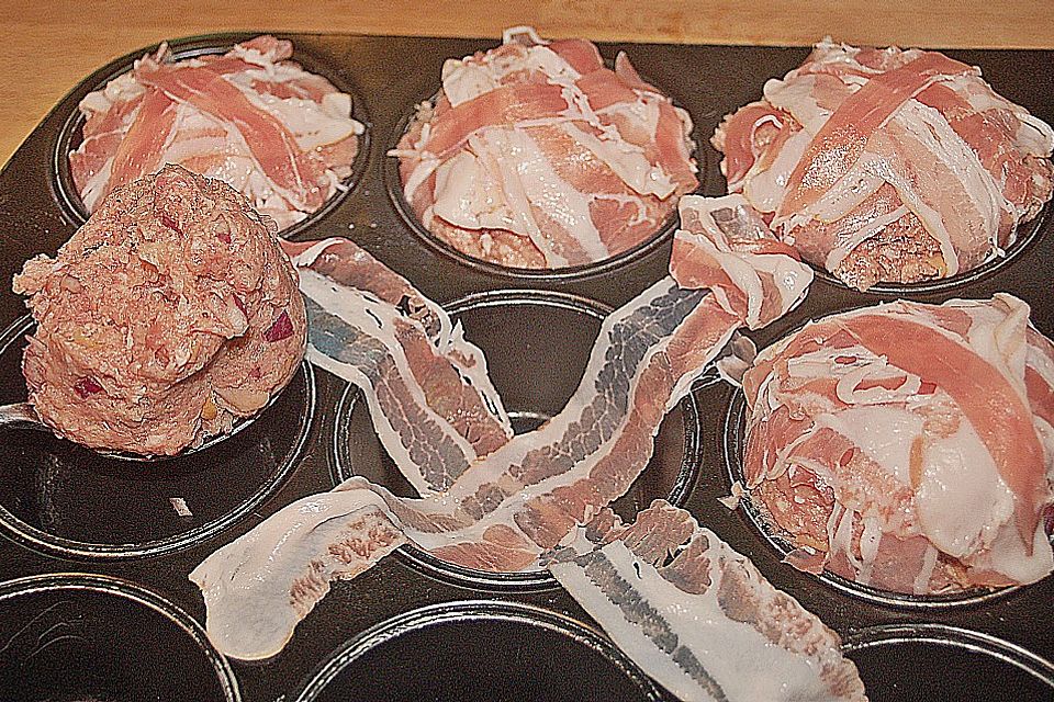 Hackfleisch - Muffins in Baconhülle