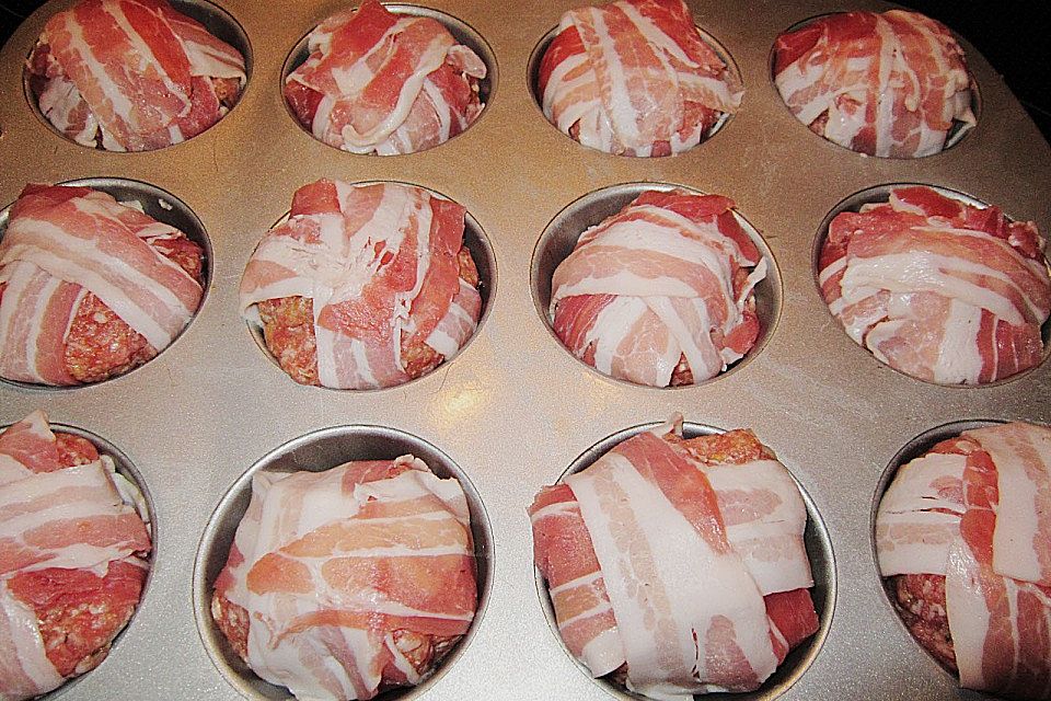 Hackfleisch - Muffins in Baconhülle