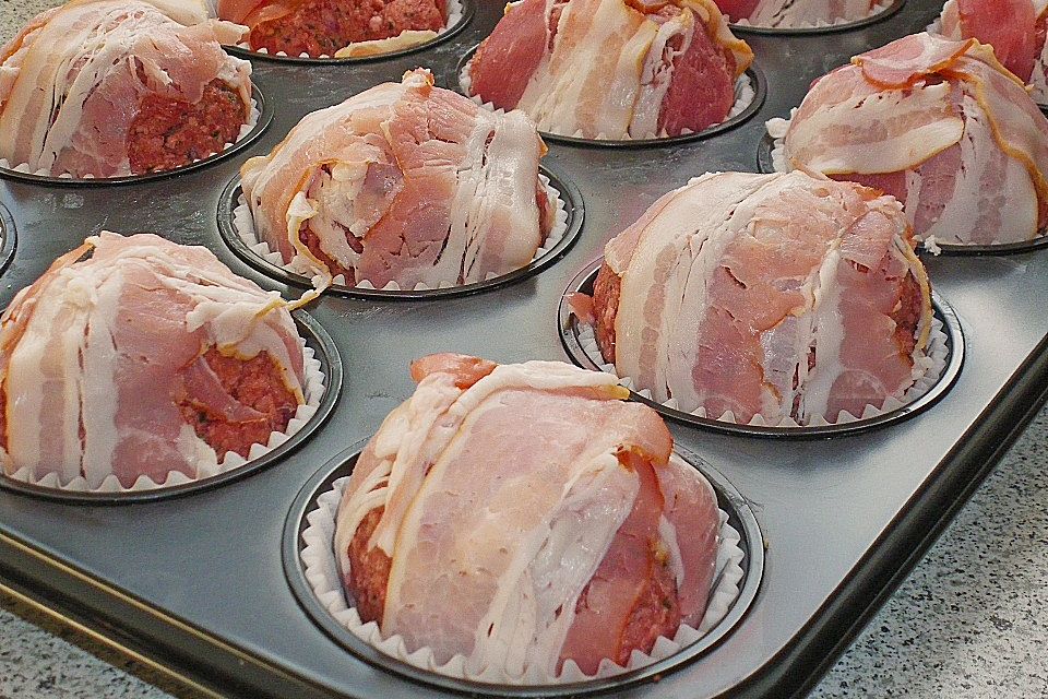 Hackfleisch - Muffins in Baconhülle