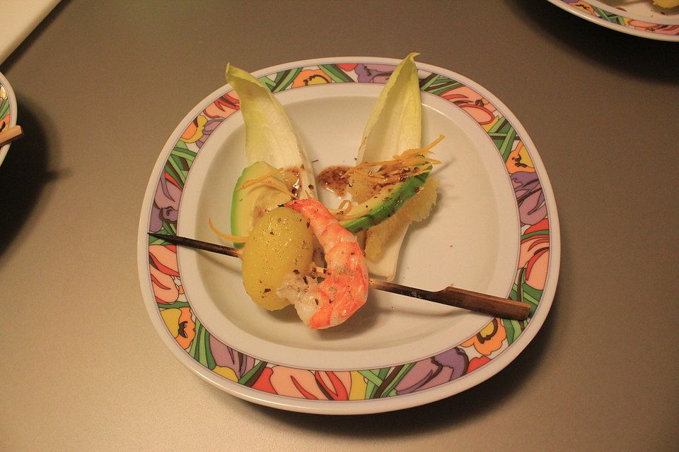 Avocado - Orangensalat mit geräuchertem Wildlachs Avocado - Orangensalat mit geräuchertem Wildlachs