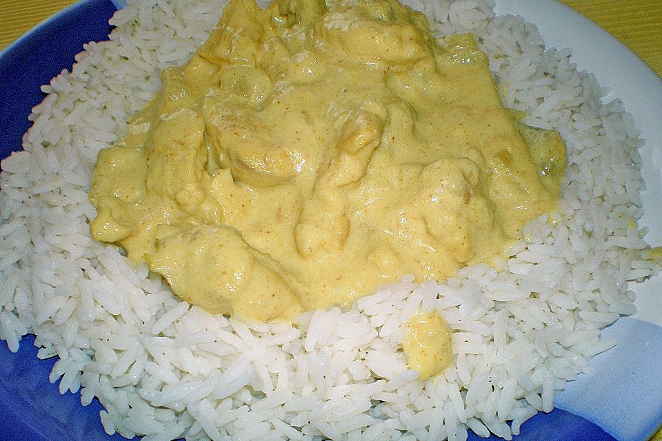 Hühnchen mit Bananen - Ananas - Currysauce