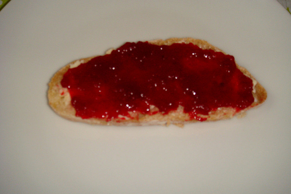 Kirschmarmelade mit schwarzen Johannisbeeren