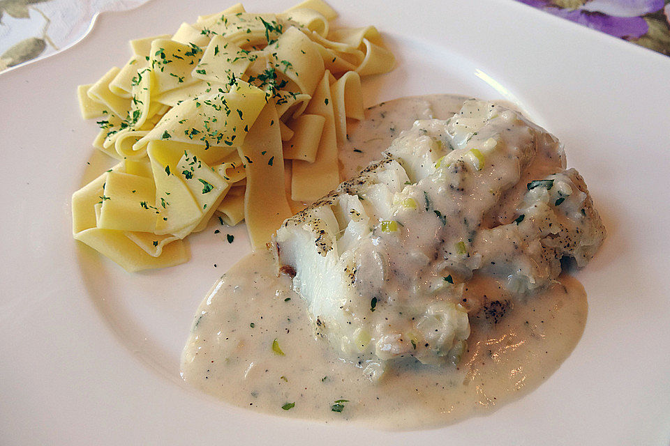 Pangasiusfilet mit Sahne - Knoblauch - Soße