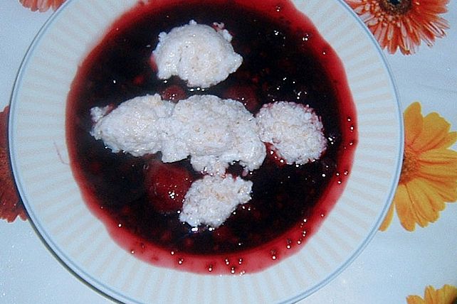 Beeren - Kaltschale mit Kokos - Klößchen von Elli K.| Chefkoch