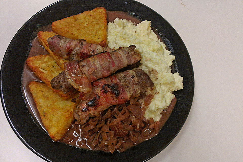 Rinderfilet in Rotweinsoße mit Selleriepüree und Rösti