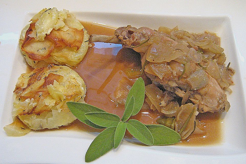 Mallorquinisches Kaninchen mit Zwiebeln