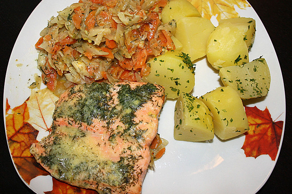 Lachs auf Möhren- und Fenchelgemüse