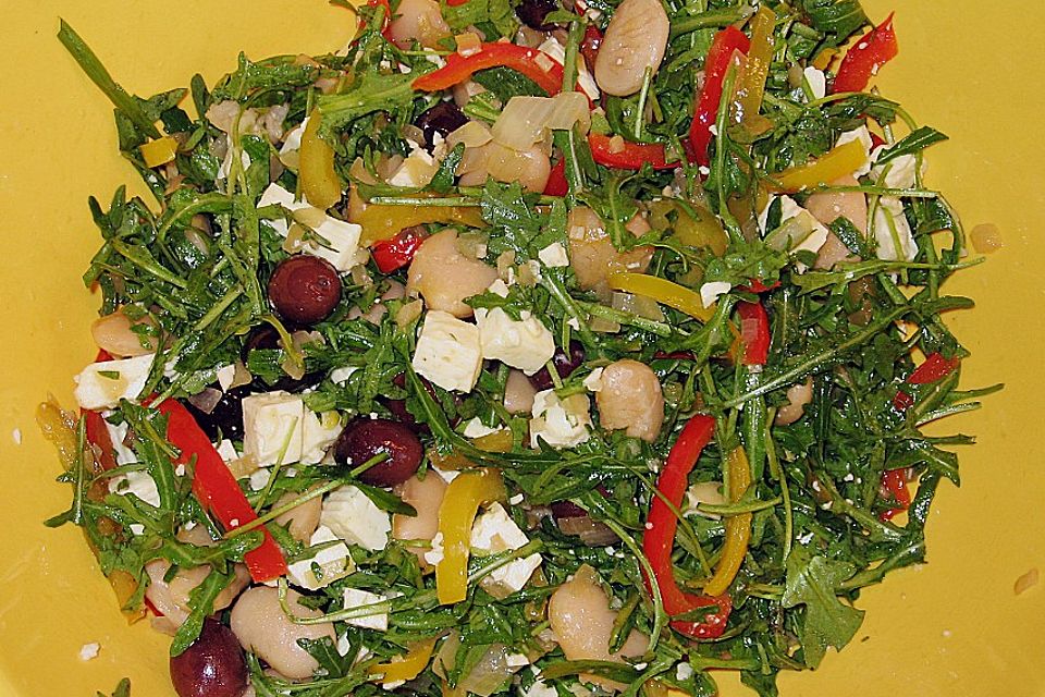 Mediterraner Olivensalat