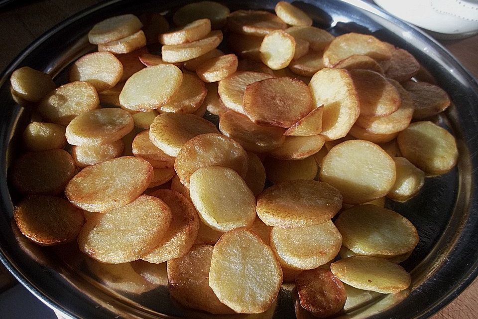 Frittierte Basilikum - Kartoffelscheiben (Chips)