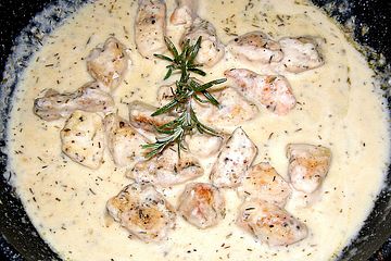 Mediterrane Huhnerbrust In Knoblauch Sauce Von Feuermohn Chefkoch 