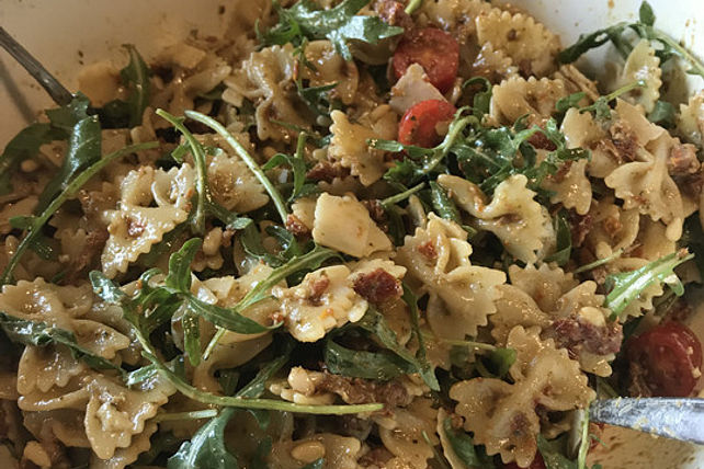 Pestosalat mit getrockneten Tomaten von AngeVela| Chefkoch