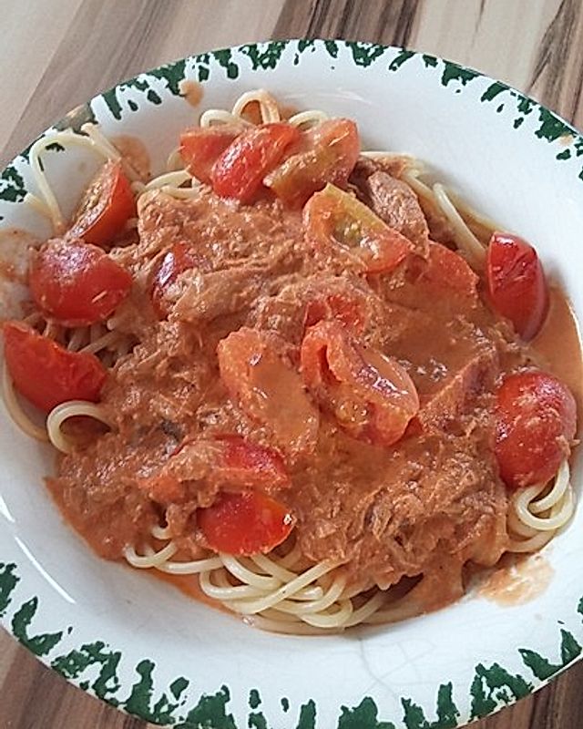Spaghetti in Thunfisch - Sahne - Sauce