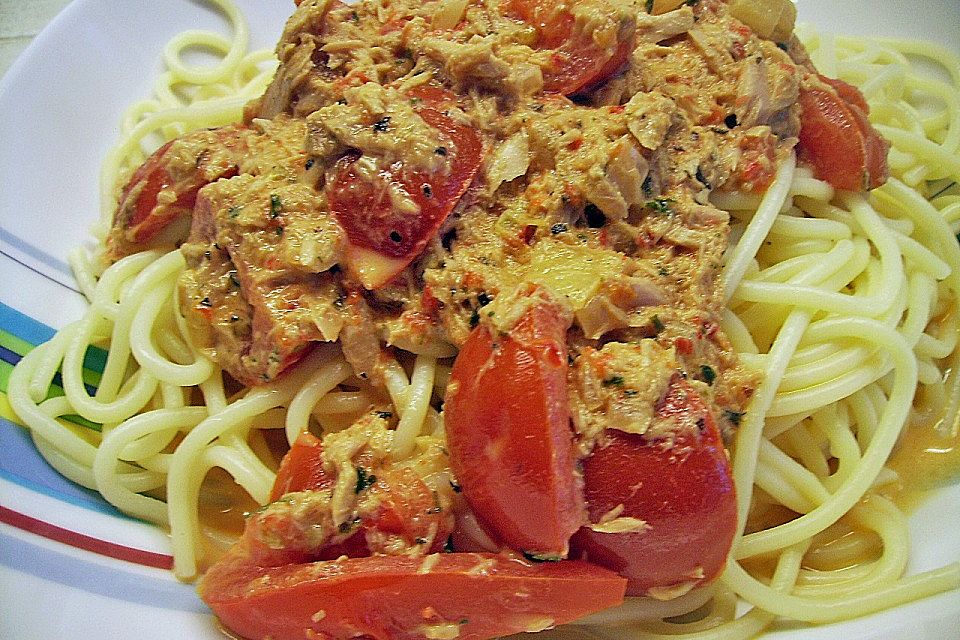 Spaghetti in Thunfisch - Sahne - Sauce