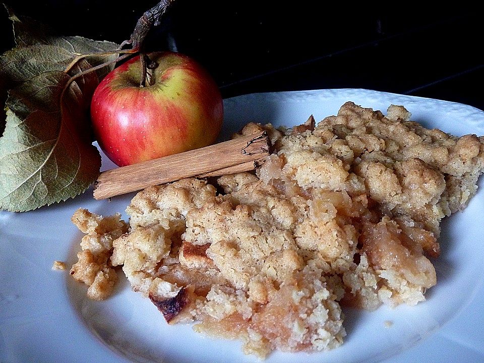 Apfel Crumble mit Vanilleeis von emeyer5| Chefkoch