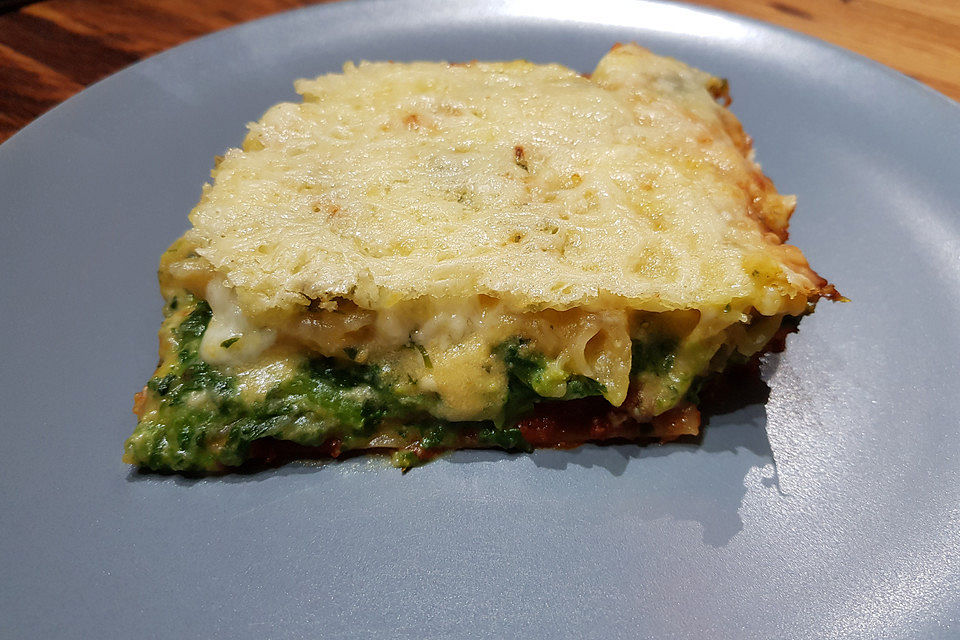 Spinatlasagne mit Kräuterkäsesoße