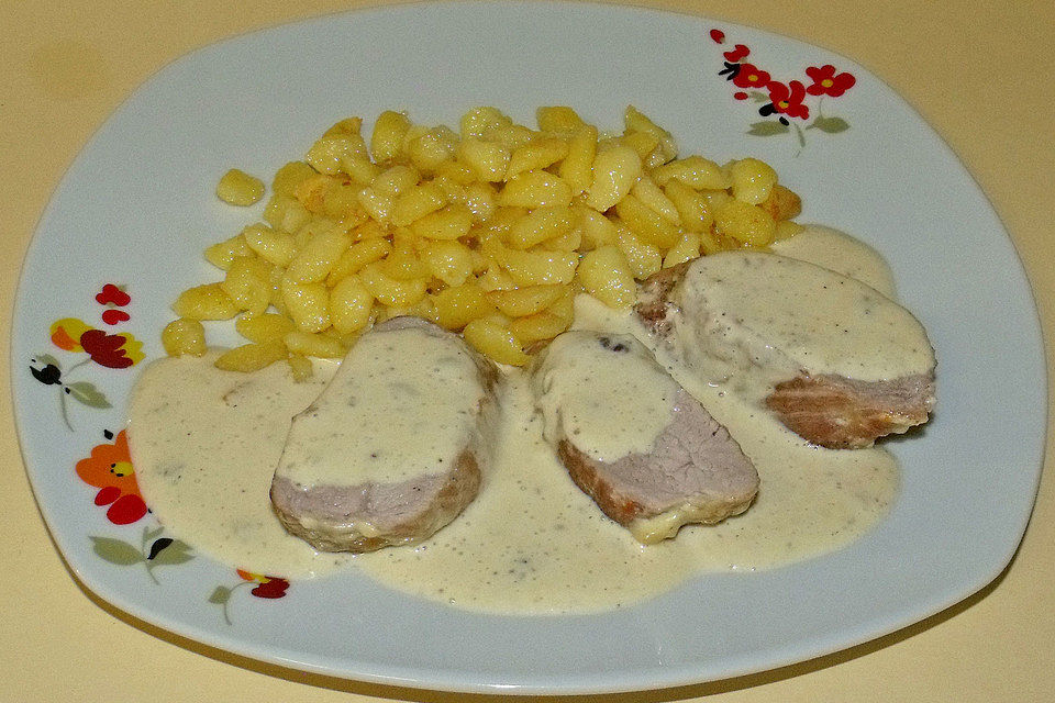 Schweinelende in Käsesauce