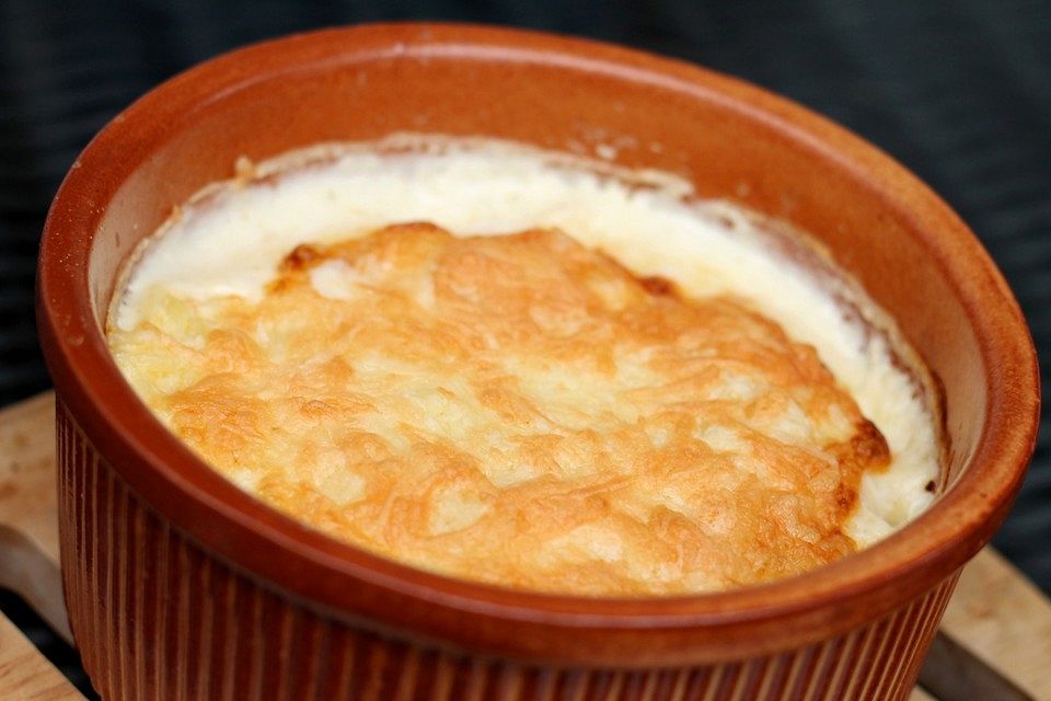 Kartoffelgratin mit Kräuter-Crème fraîche